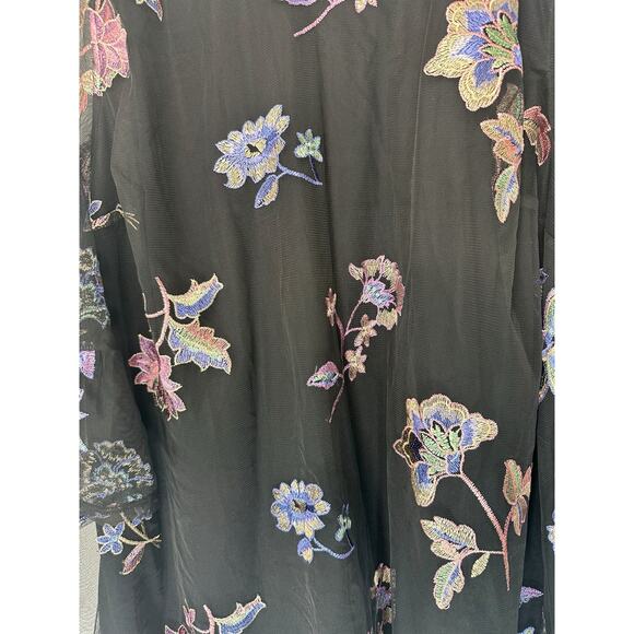 Catherines Blouse Black Plus Lace Floral Embroidered Whimsical Fairy Size 2X - Picture 4 of 11